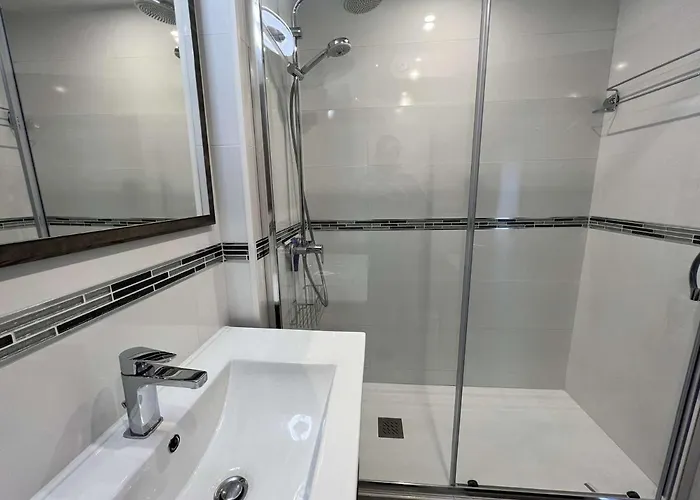 Avec Piscine, Parking, Climatisation Et Animaux Admis - Fr-1-702-33 Agde